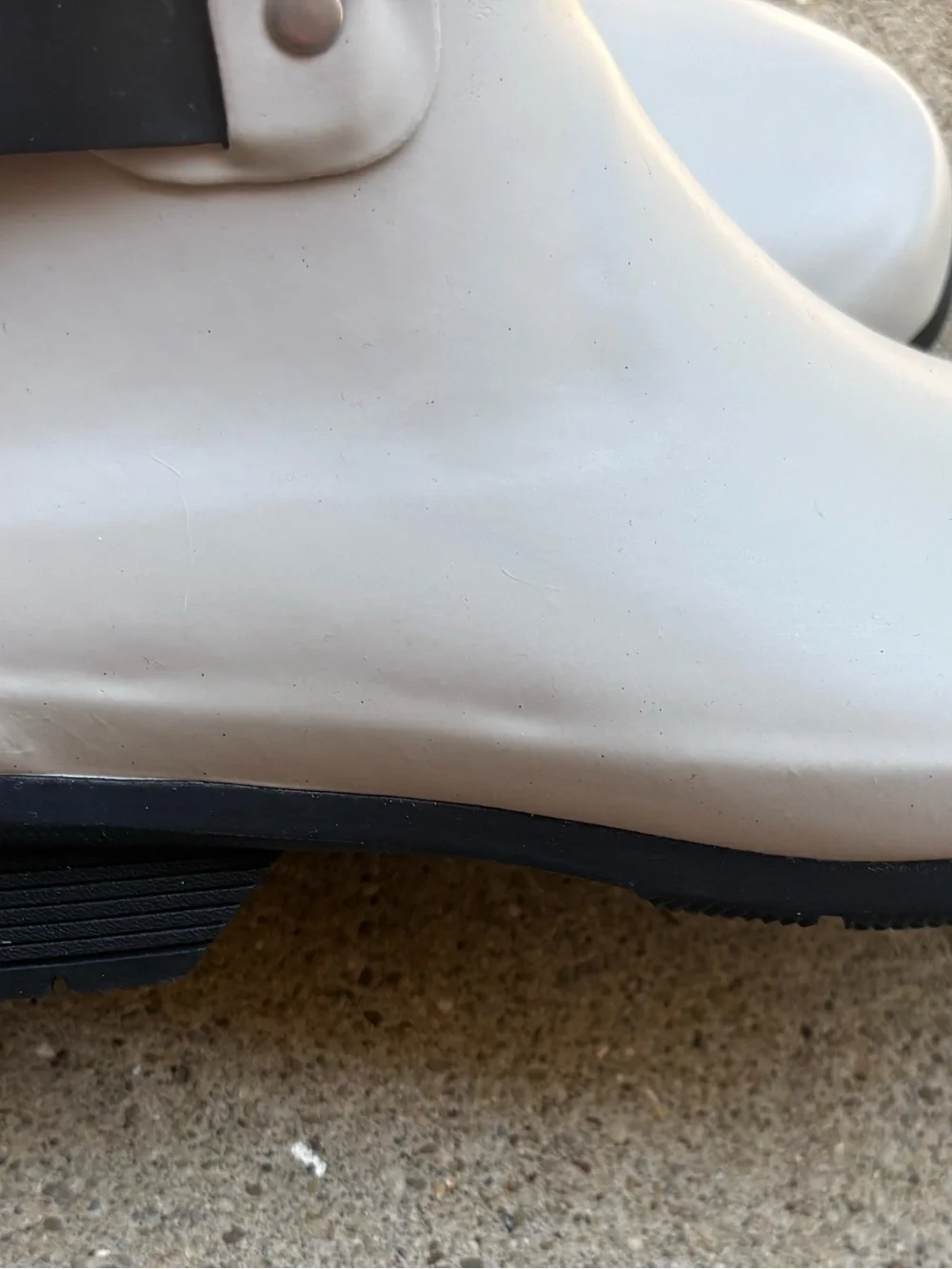 Chooka Matte White Waterproof Ankle Rain Boots with Buckle Detail Floral Lining